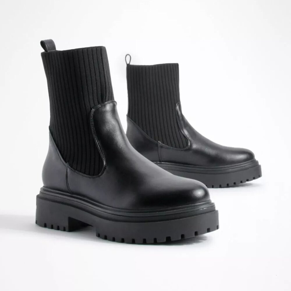 Boohoo Chunky Sole Knitted Chelsea Boots WOMENS SIZE 11
